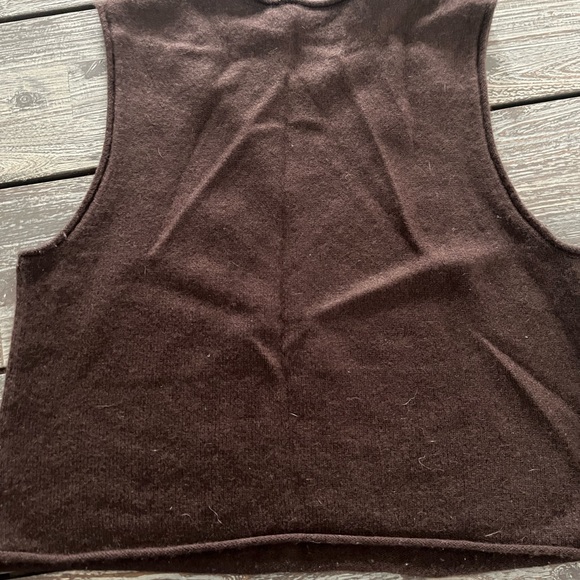 Babaton chocolate brown sleeveless vest. Size L. - Picture 3 of 5